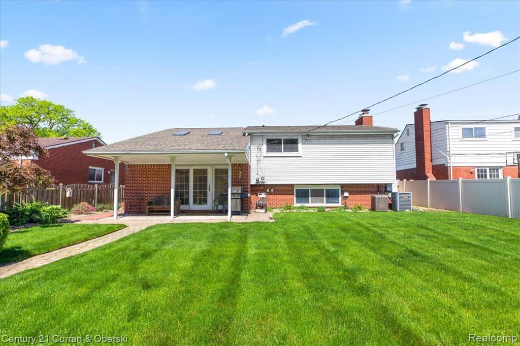 4669 PARKSIDE Boulevard, Allen Park, MI 48101 — Photo 34