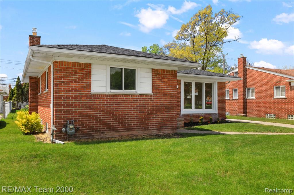 6135 Ardmore Street, Dearborn Heights, MI 48127 — Photo 3