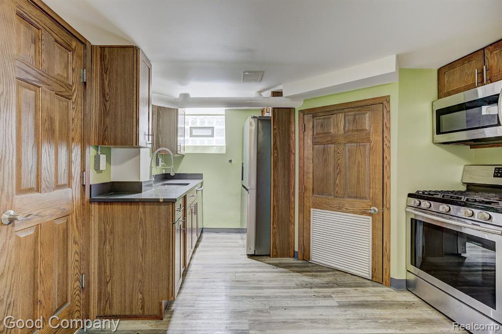 637 S CONNECTICUT Unit 2, Royal Oak, MI 48067 — Photo 12