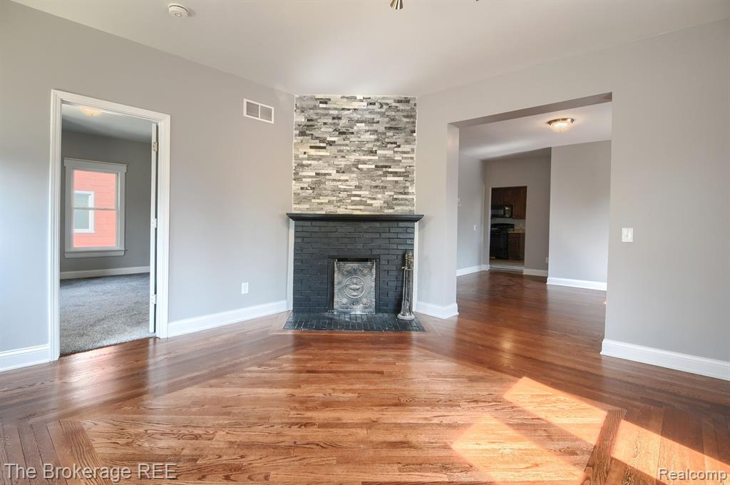11 1ST Street, Oxford, MI 48371 — Photo 7