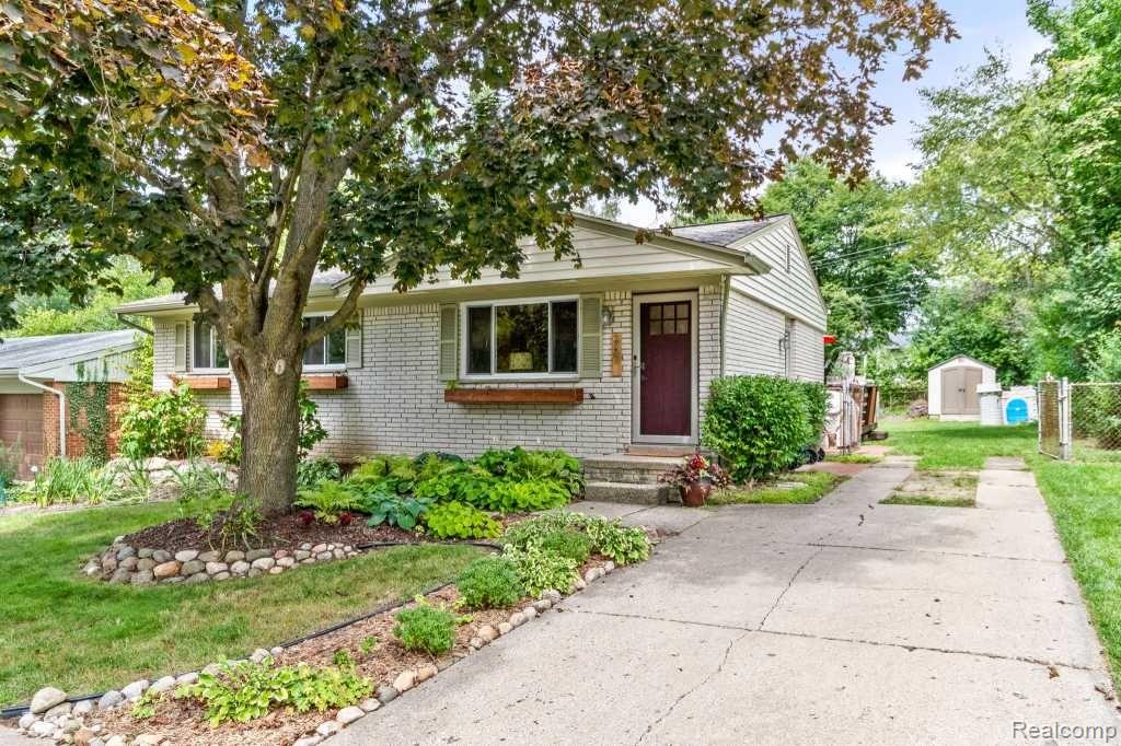 369 LARKSPUR Street, Ann Arbor, MI 48105 — Photo 2