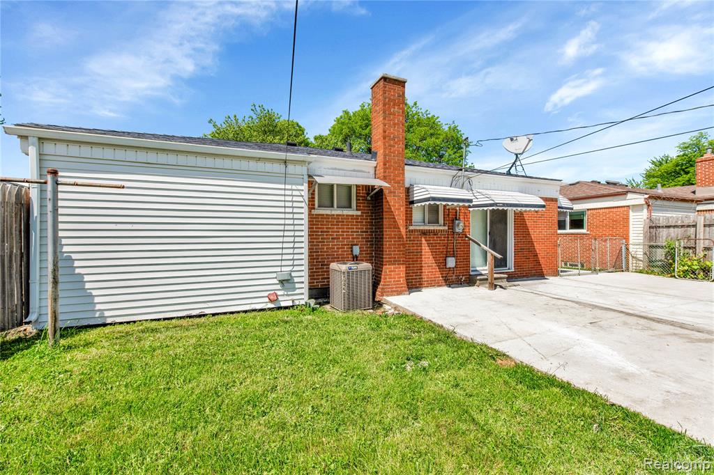 7278 Superior, Center Line, MI 48015 — Photo 25