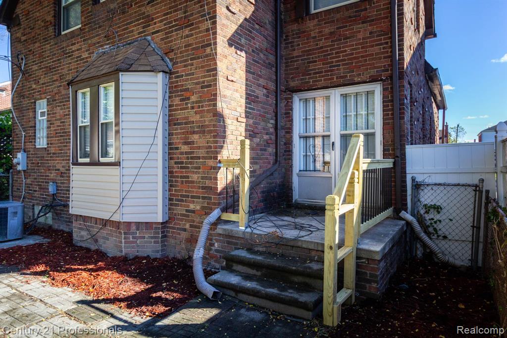 9357 Piedmont Street, Detroit, MI 48228 — Photo 40