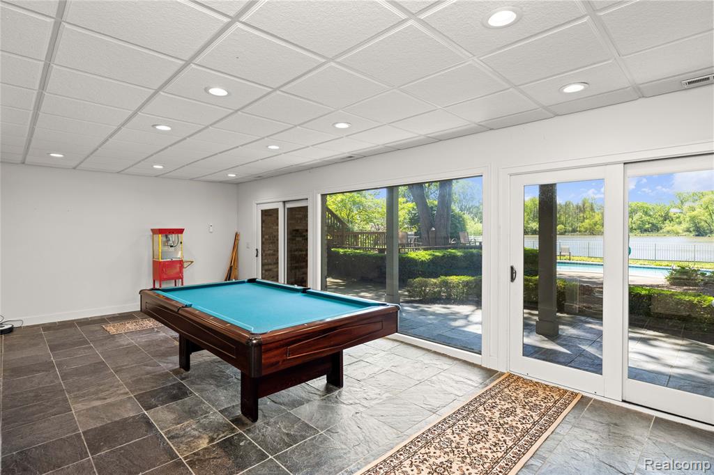4700 S Valleyview Road, West Bloomfield, MI 48323 — Photo 32
