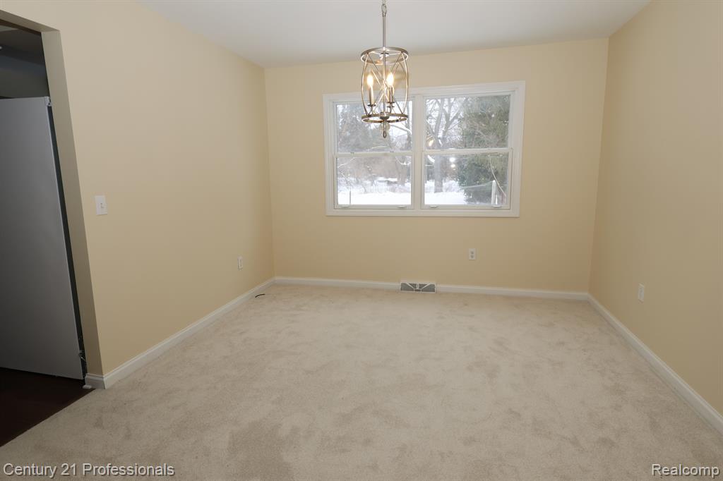 6481 WINANS LAKE Road, Brighton, MI 48116 — Photo 4