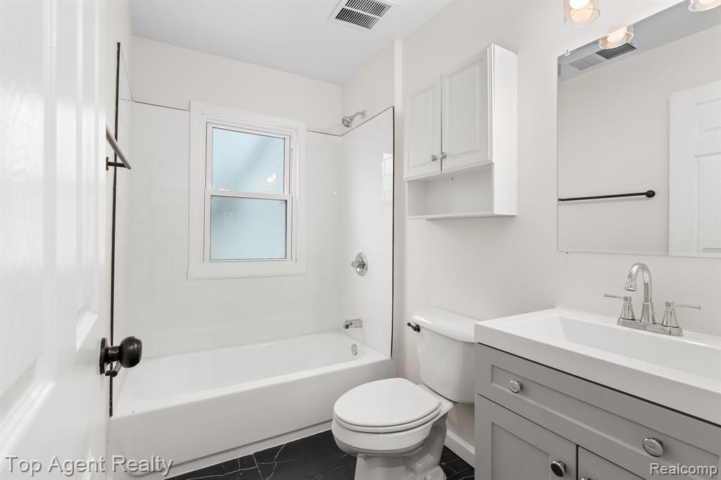 8684 LOZIER Avenue, Warren, MI 48089 — Photo 12