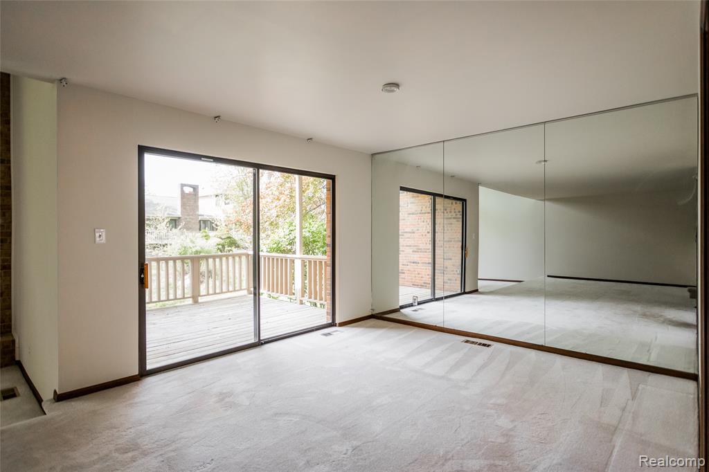 7118 Pebble Park Drive, West Bloomfield, MI — Photo 14