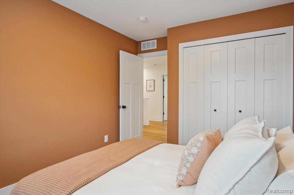 8845 Oakview, Plymouth, MI 48170 — Photo 21