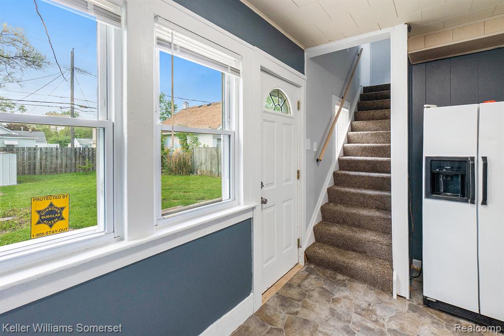 8233 Meadow Avenue, Warren, MI 48089 — Photo 8