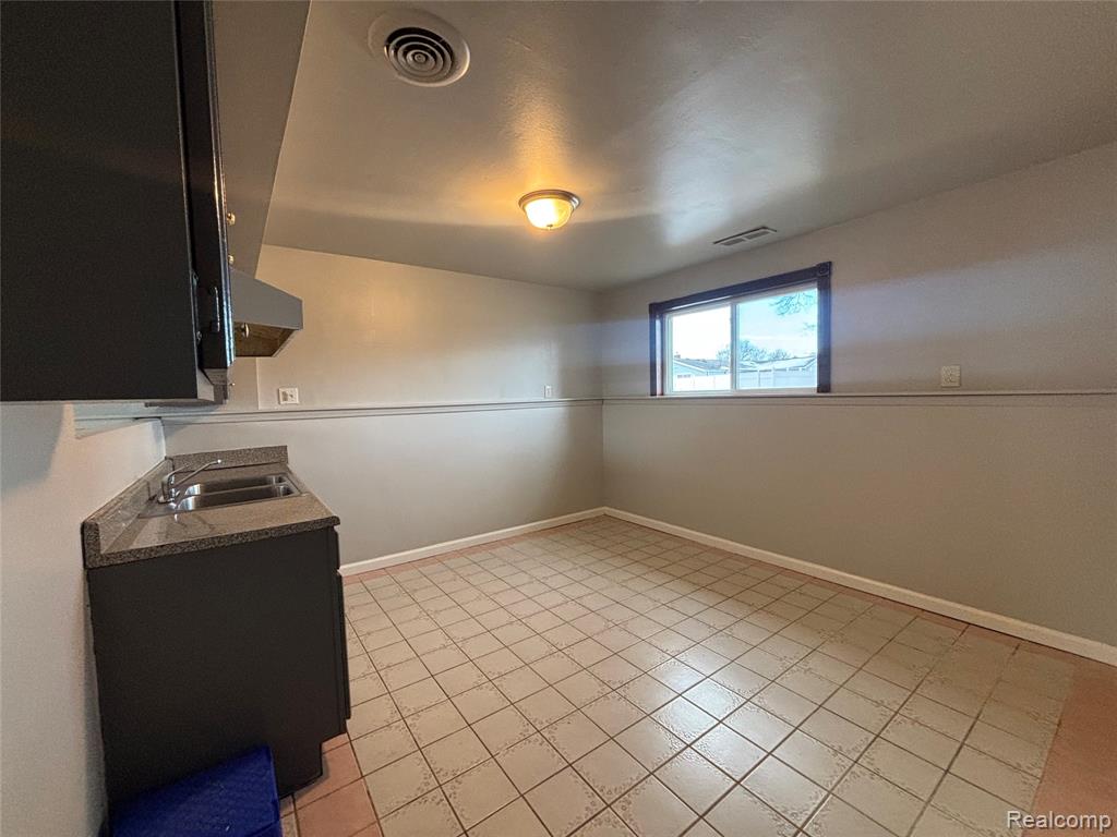 423 SHOTKA Street, Westland, MI 48186 — Photo 14