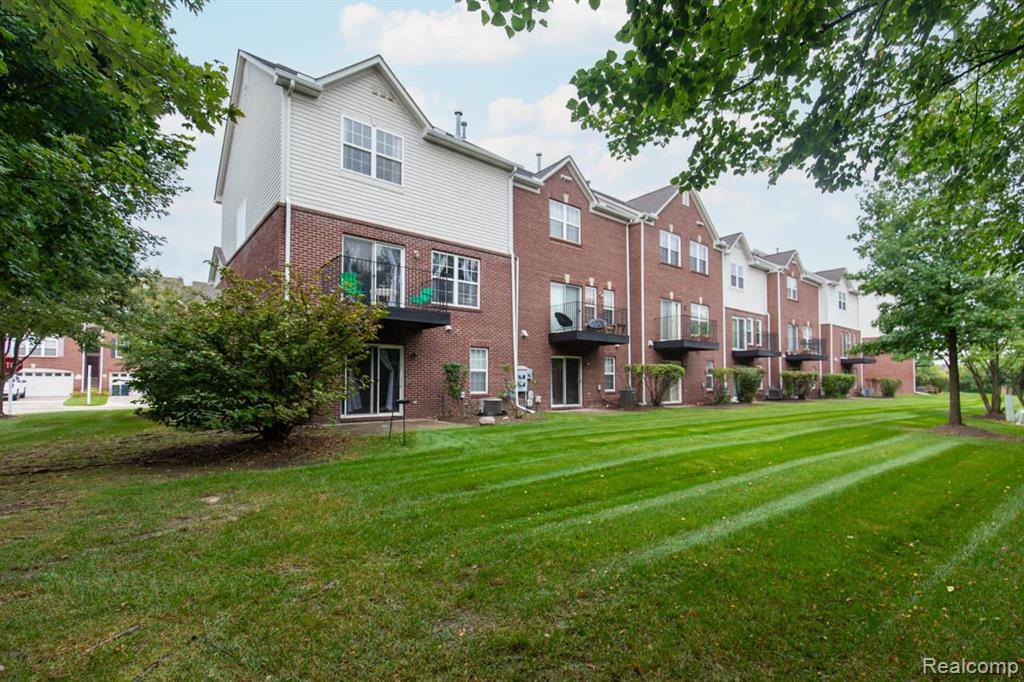 581 CHERRY ORCHARD Road, Canton, MI 48188 — Photo 5