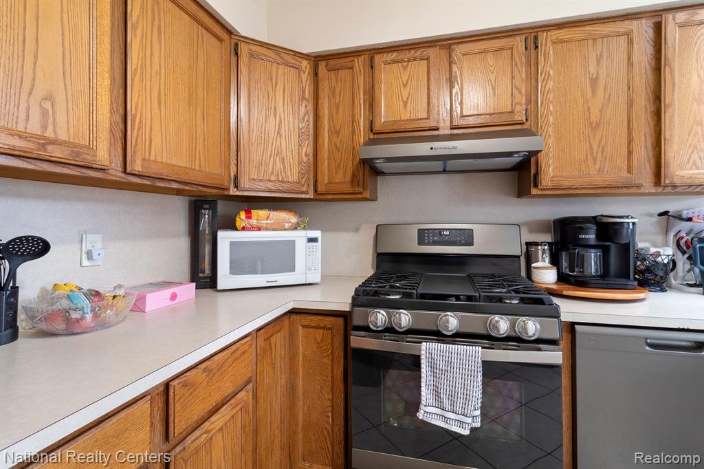 39661 ARBOR Street, Harrison Township, MI — Photo 9