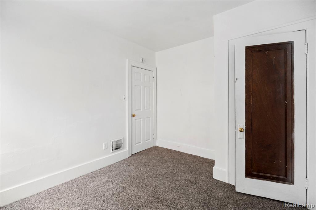 5261 Lakeview Street, Detroit, MI 48213 — Photo 21