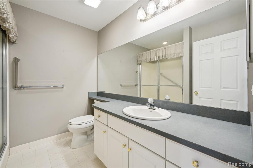 42279 BAYBERRY, Clinton Twp, MI 48038 — Photo 19