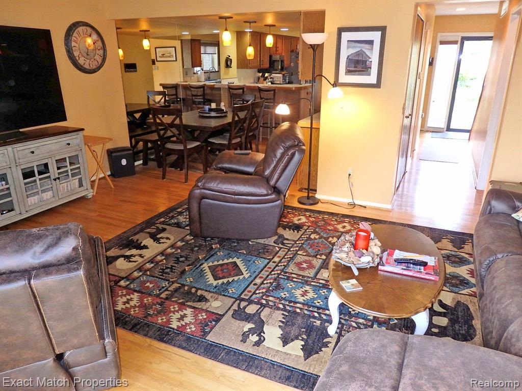 6896 NORTHCREST Way E, 15, Clarkston, MI — Photo 17