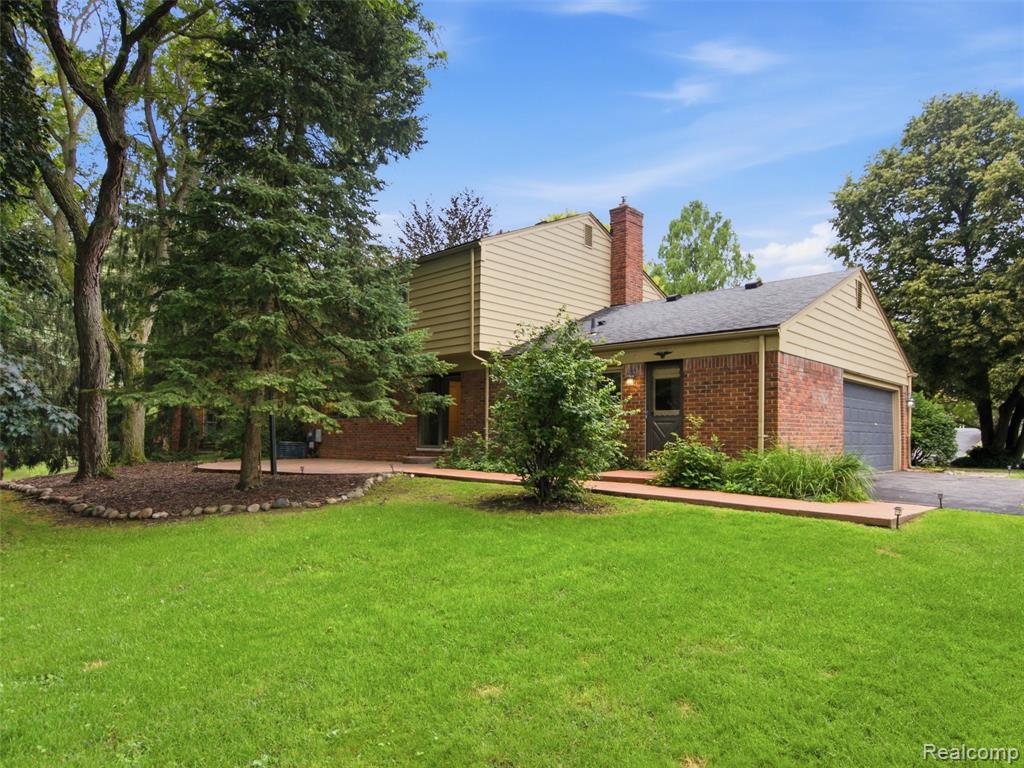 4367 Yorktown Drive, West Bloomfield, MI 48323 — Photo 42