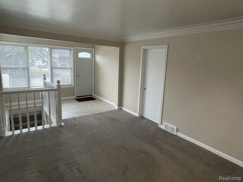 832 BAYFIELD Street, Lake Orion, MI 48362 — Photo 8