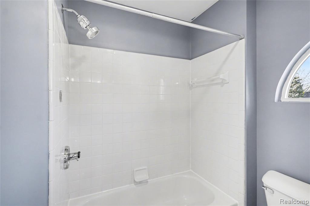 16111 Aspen Hollow Drive, Fenton, MI 48430 — Photo 20