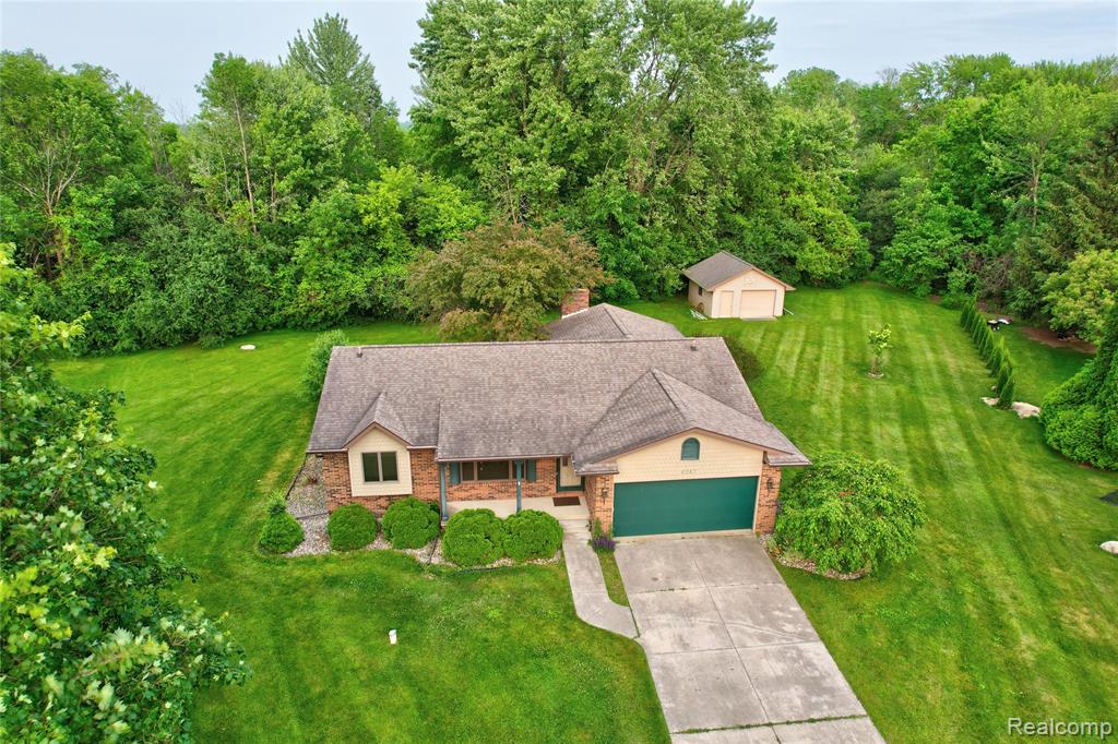 6247 King Arthur Court, Swartz Creek, MI 48473 — Photo 3