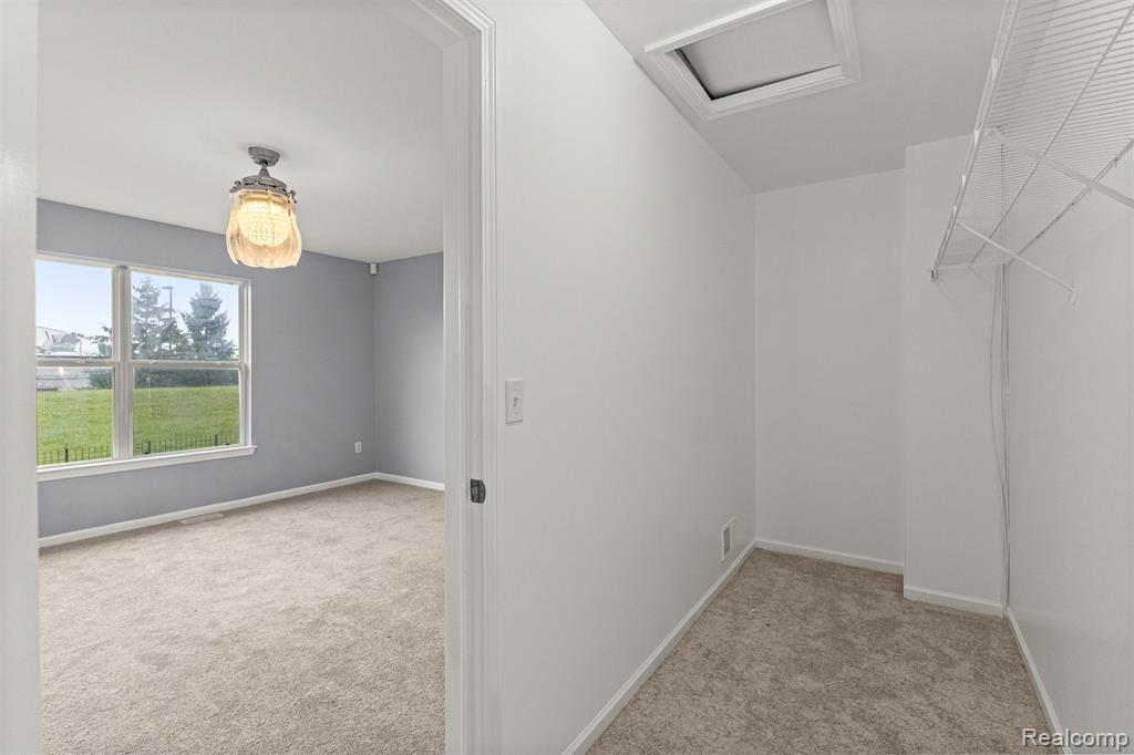 10913 Edlie Circle, Dearborn Heights, MI 48214 — Photo 27