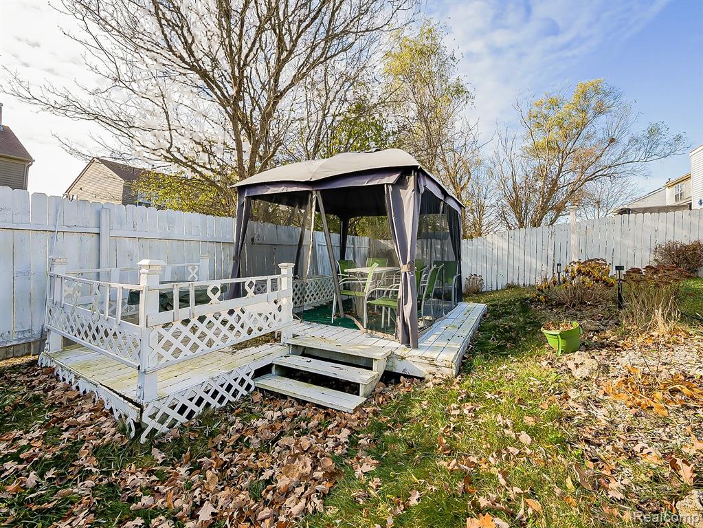 7594 Bay Tree Drive, Ypsilanti, MI 48197 — Photo 24
