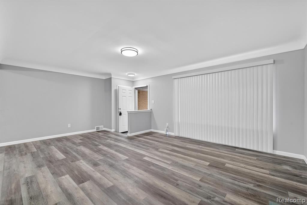 14203 Fenton, Redford, MI 48239 — Photo 5