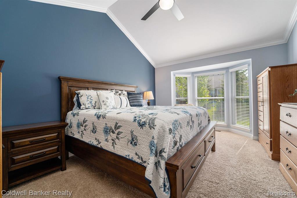 1360 Gloucester Court, Commerce Twp, MI 48390 — Photo 12