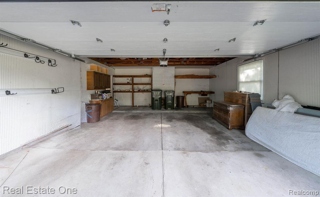 563 MILLSTONE Drive, Rochester Hills, MI 48309 — Photo 10