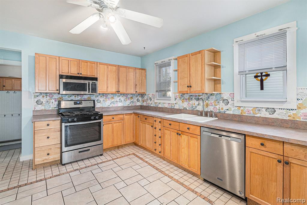92 Gallup Street, Mount Clemens, MI 48043 — Photo 10