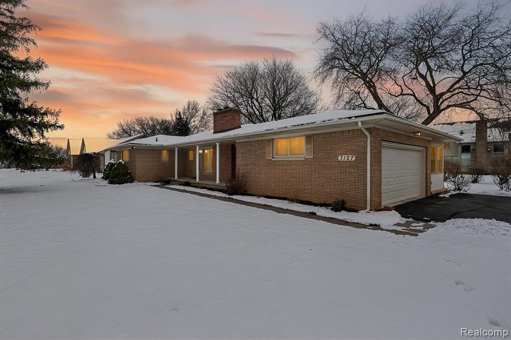 7127 Meadowvue Drive, Grand Blanc, MI 48439 — Photo 2