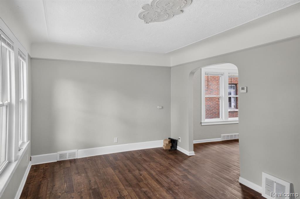 9297 McKinney Street, Detroit, MI 48224 — Photo 8