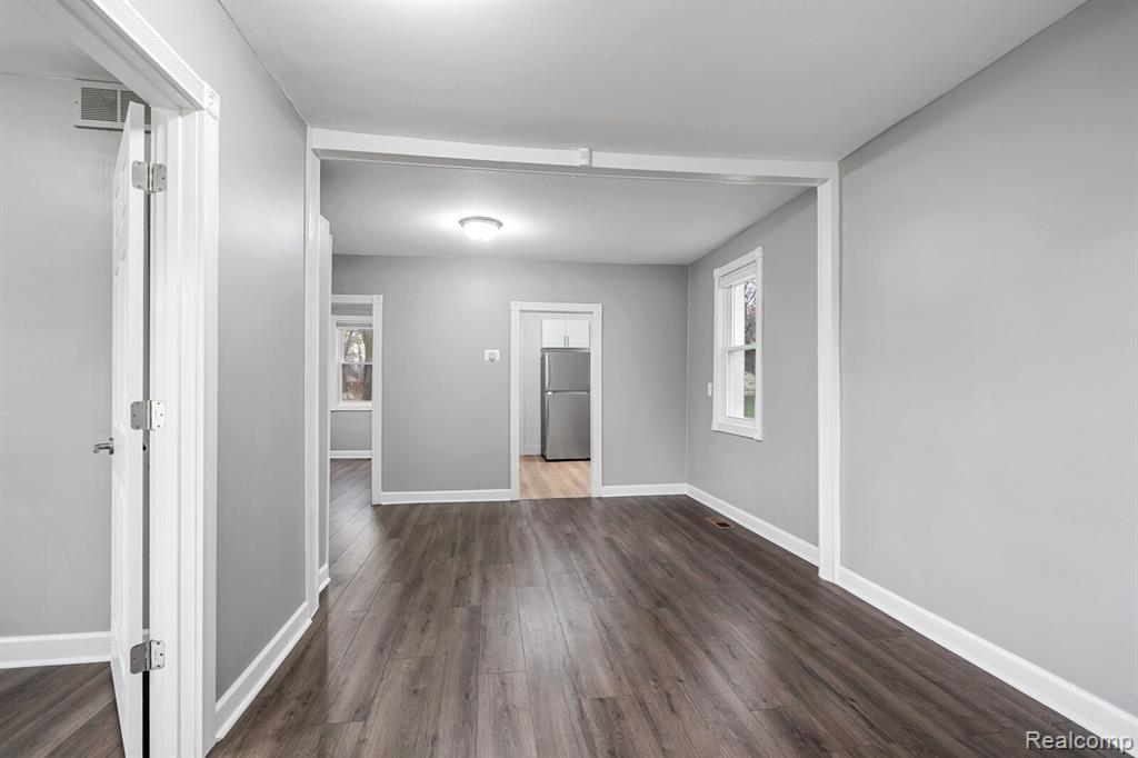 8624 RUSSELL Street, Shelby Twp, MI 48317 — Photo 4
