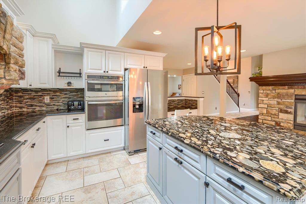 5239 Farmridge Lane, Grand Blanc, MI 48439 — Photo 23