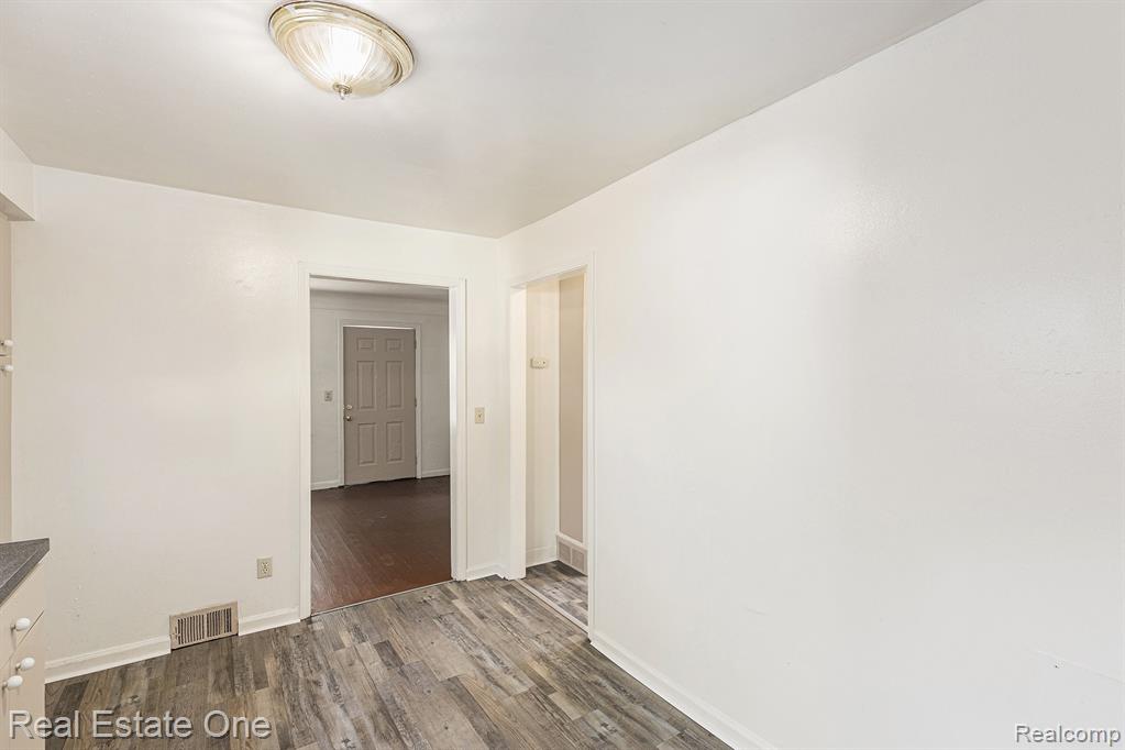 7251 Hudson Avenue, Warren, MI 48091 — Photo 6