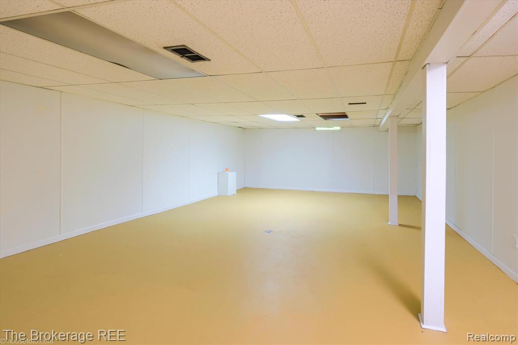 527 Amesbury Drive, Davison, MI 48423 — Photo 28