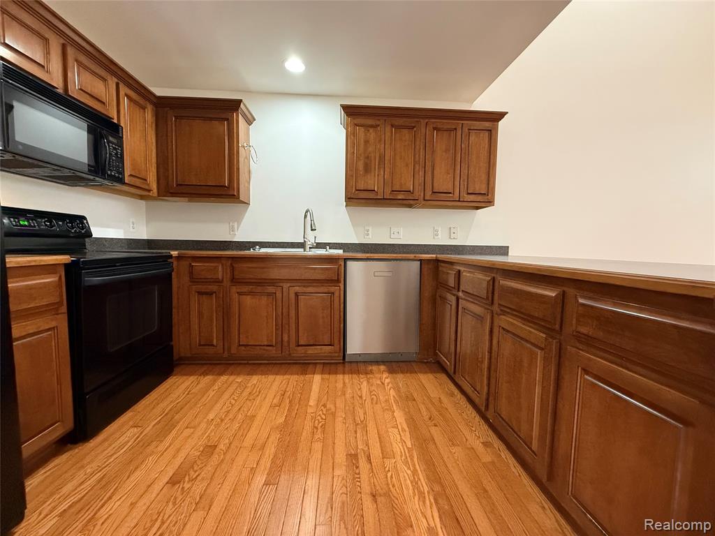 55503 Boardwalk Drive, Utica, MI 48316 — Photo 12