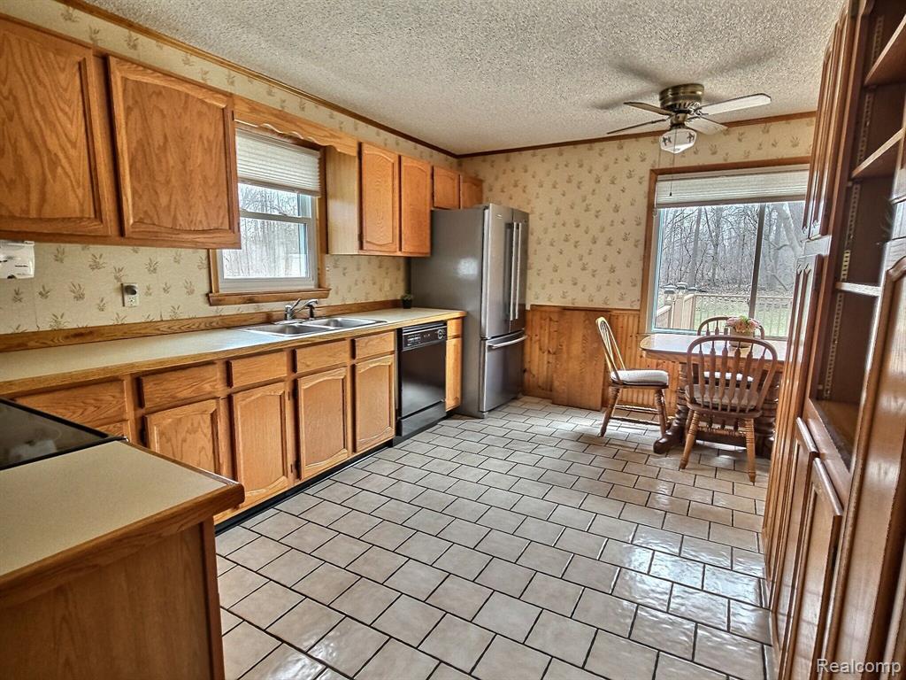 4322 SPRINGFIELD Street, Burton, MI 48509 — Photo 6