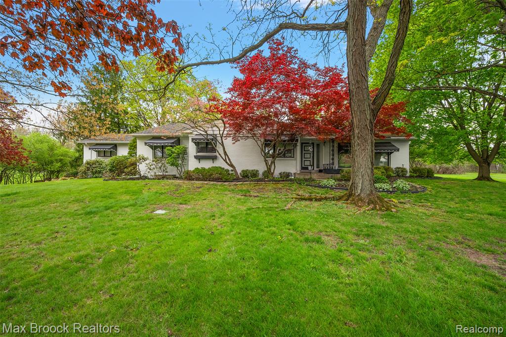 30400 Woodhaven Lane, Beverly Hills, MI 48025 — front exterior