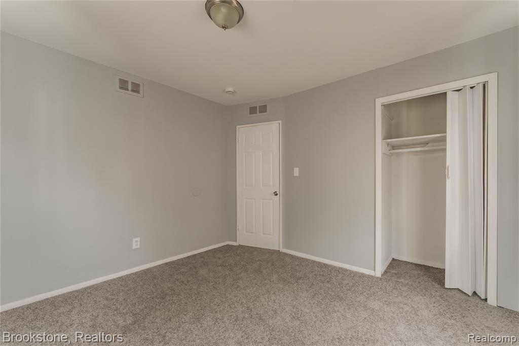 694 Emerson Avenue, Pontiac, MI 48340 — Photo 26