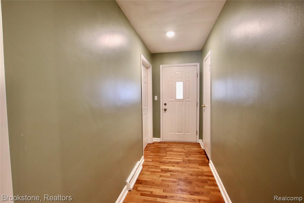 621 Forest Drive, Fenton, MI 48430 — Photo 4
