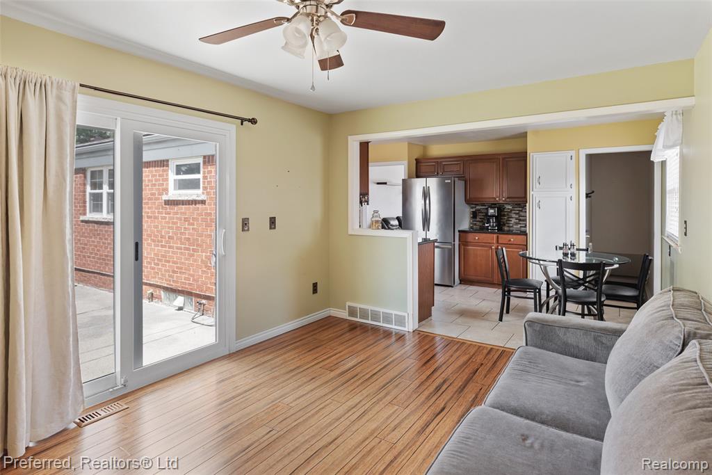 29661 Brown Court, Garden City, MI — Photo 9