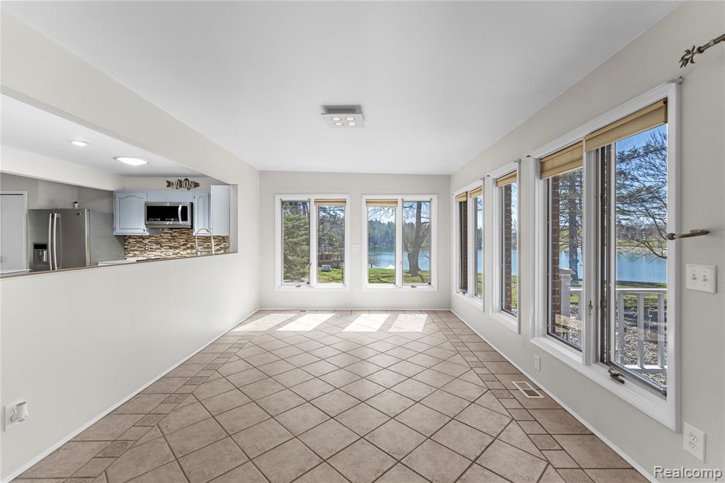 503 Thornehill Trail, Oxford, MI 48371 — Photo 17