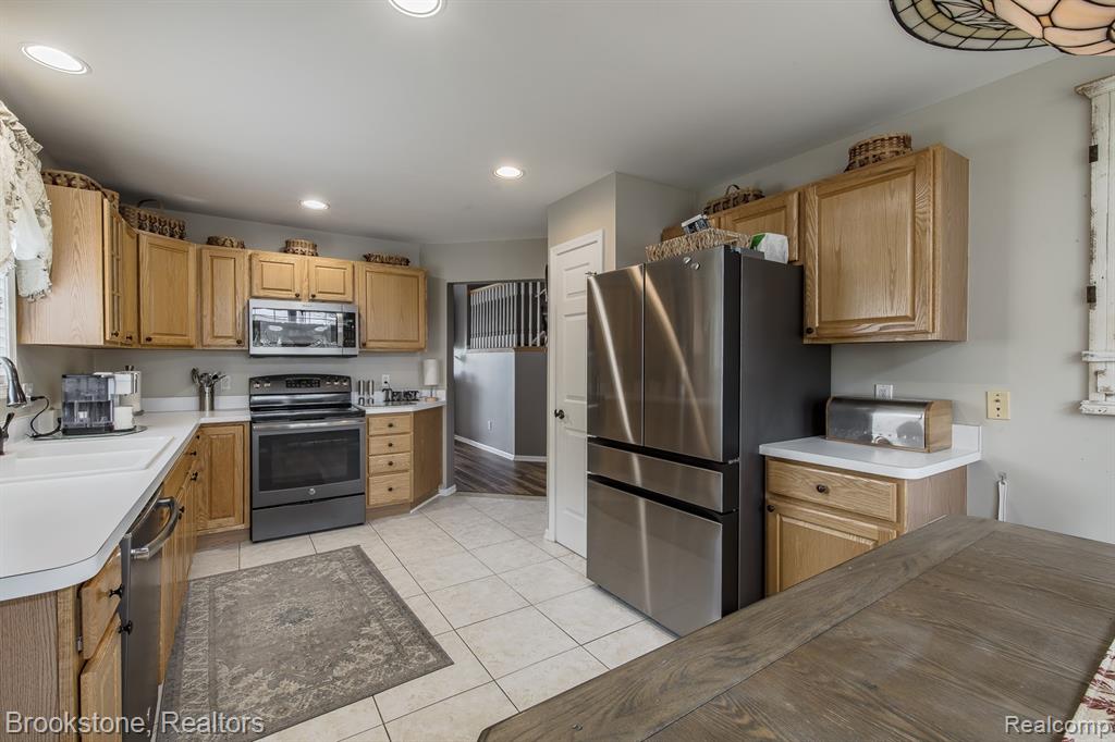 4808 New Haven Drive, Howell, MI 48843 — Photo 9