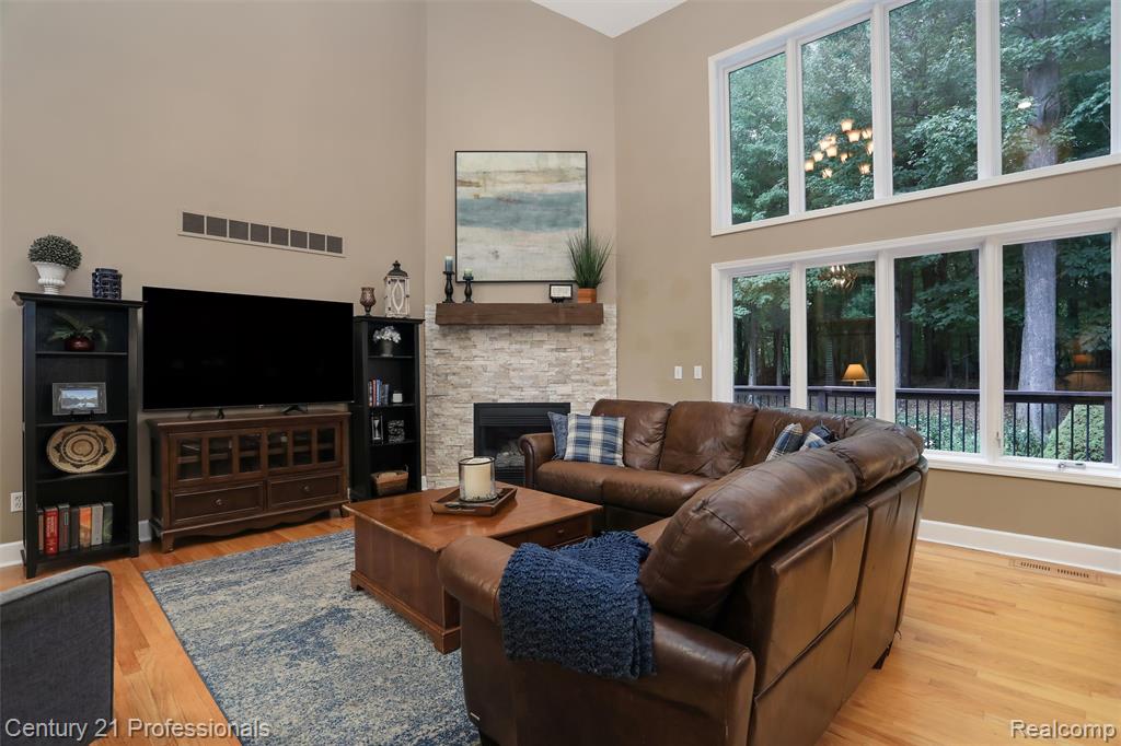 9884 Forest Ridge Drive, Clarkston, MI 48348 — Photo 4