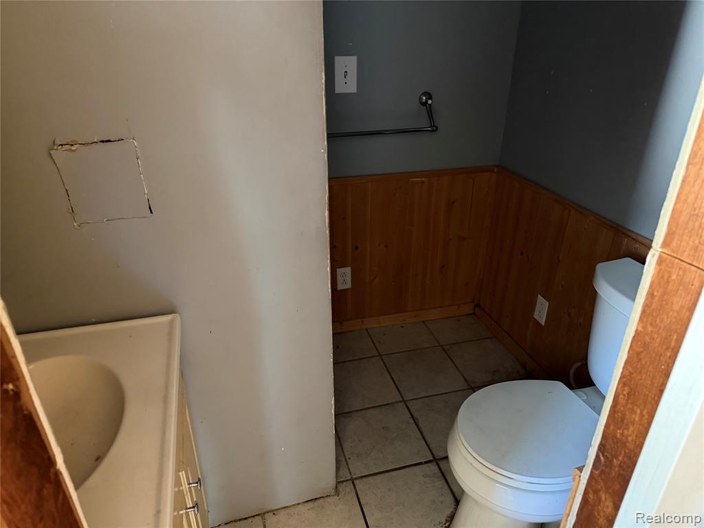 909 Pine Street, Port Huron, MI 48060 — Photo 13