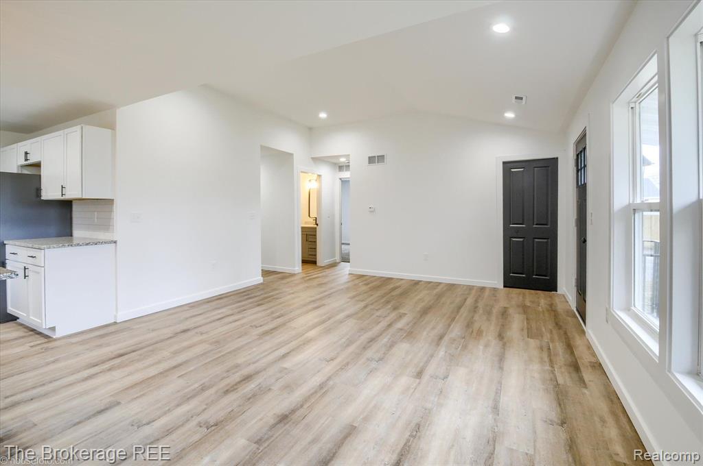 4507 N BELSAY Road, Flint, MI 48506 — Photo 10