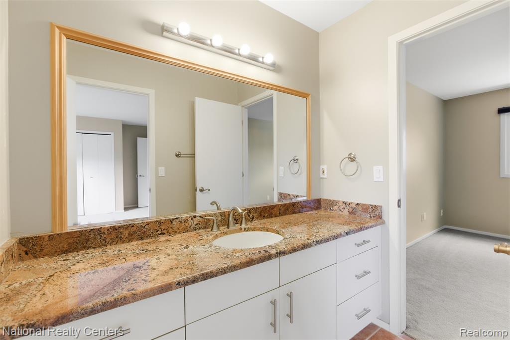 6298 Aspen Ridge Boulevard, 34, West Bloomfield, MI — Photo 23
