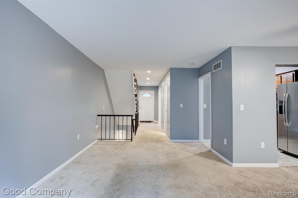 2030 WICKHAM Street, Royal Oak, MI 48073 — Photo 11
