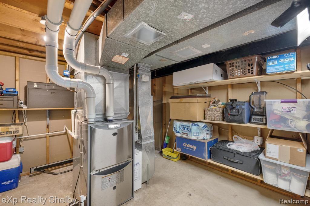 691 BARCLAY Drive, Troy, MI 48085 — Photo 45