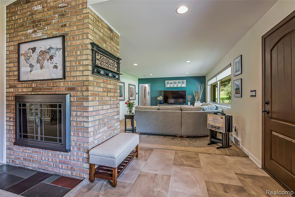4990 Broomfield Lane, West Bloomfield, MI — Photo 4